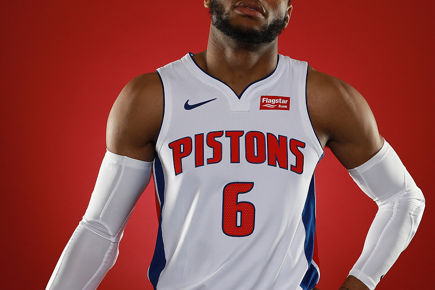 爱游戏大厅-四川队力克魔术，利拉德高光表现