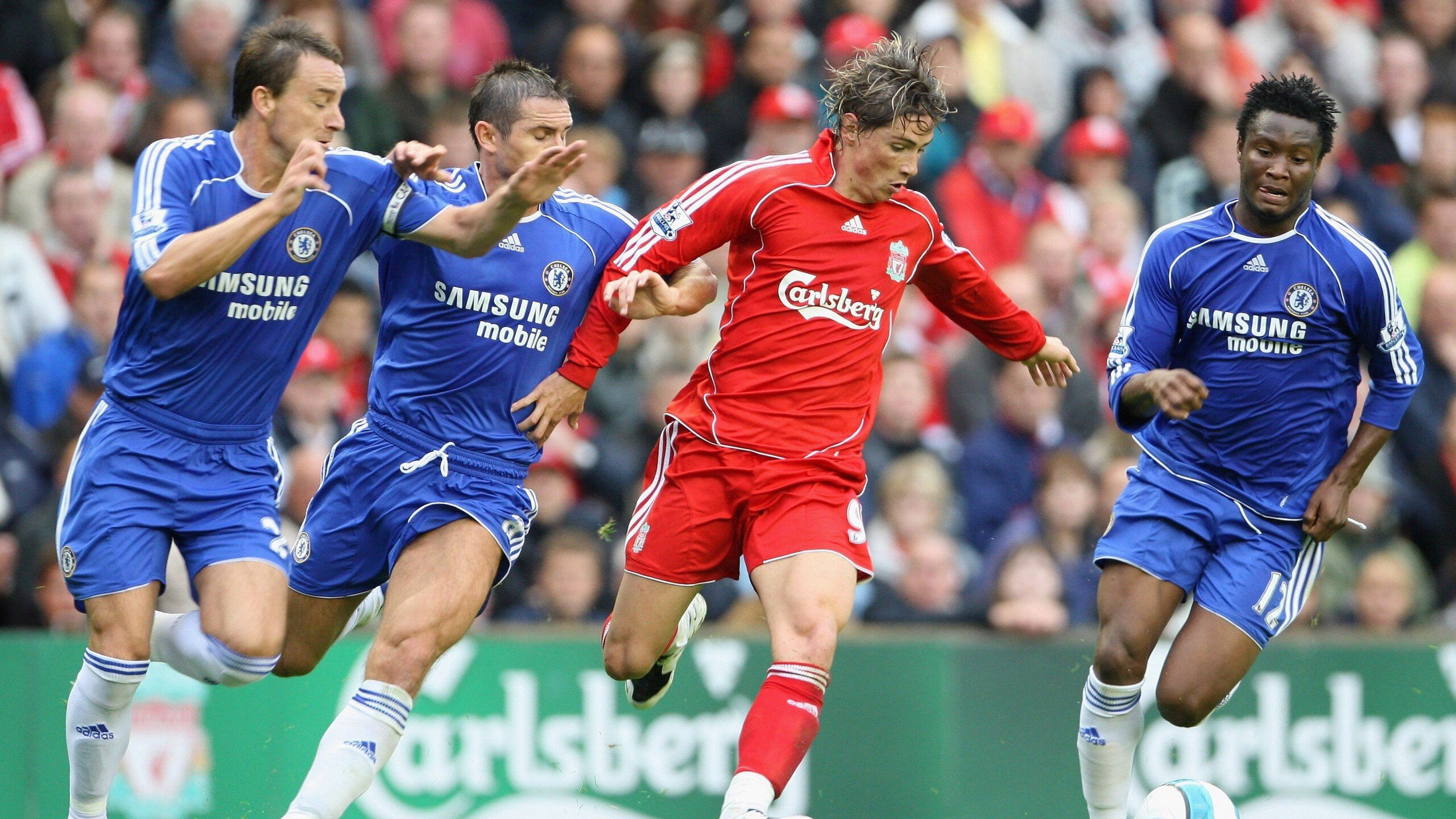 爱游戏在线-F1街道赛焦点战，奇才翻盘掘金，速度与意志的终极角力